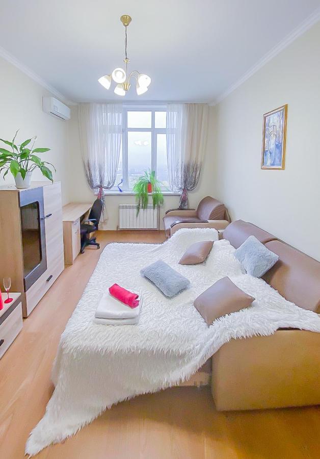 Rent Kiev Apartment 2 Min Metro Chernihivska Bagian luar foto