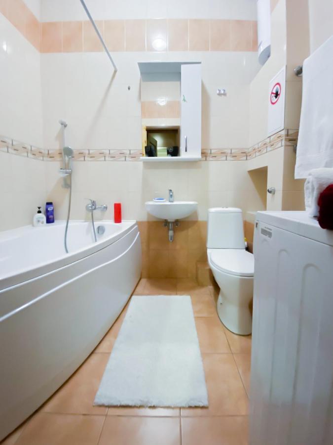 Rent Kiev Apartment 2 Min Metro Chernihivska Bagian luar foto
